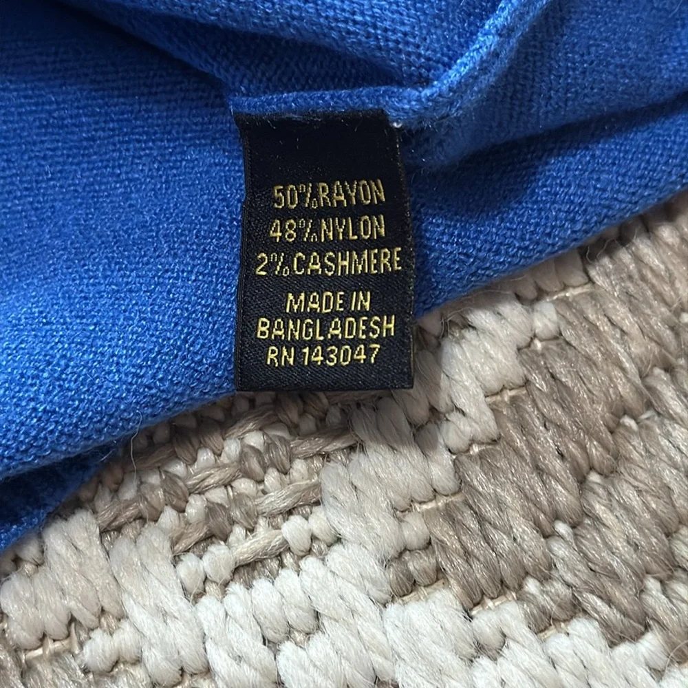 Cali Rey Blue Star Pattern Sweater size Large - Picture 6 of 9